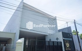Athena House Syariah Near The Park Mall Solo Baru Mitra Reddoorz